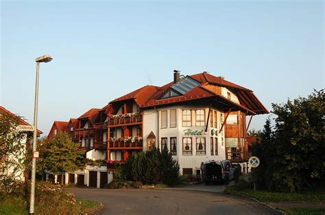 Sie befindet sich 32 kilometer ostsüdöstlich neben der kernstadt gehören die stadtteile bünzwangen, büchenbronn, roßwälden, krapfenreut, sulpach und weiler zu ebersbach an der fils. Heimservice aus Ebersbach an der Fils Speisekarte