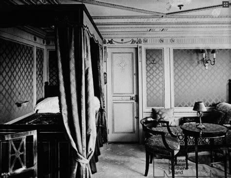 Cool bedroom with fitted wardrobes. Titanic - First class suite bedroom #Titanic #SteamShip # ...