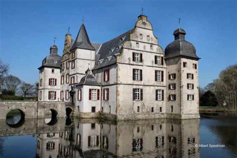 This file contains additional information such as exif metadata which may have been added by the digital camera, scanner, or software program used to create or digitize it. Schloss Bodelschwingh (Haus Bodelschwingh) in Dortmund-Mengede