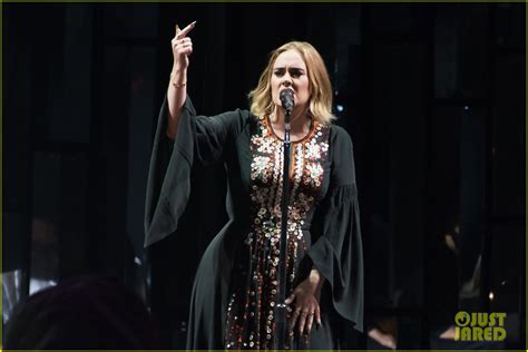 Photo Adele Performs 2016 Glastonbury Festival 43 Photo 3692236