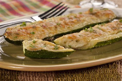 These easy stuffed zucchini boats are quick and simple to make and perfect for a healthier lunch or dinner. Stuffed Zucchini Boats | EverydayDiabeticRecipes.com