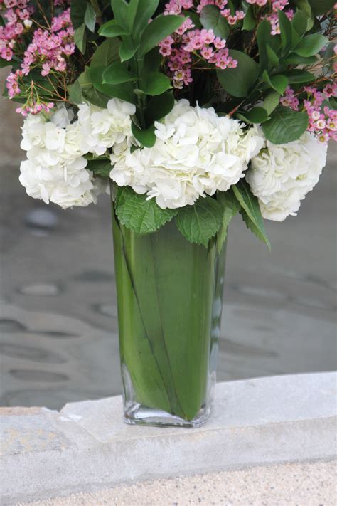 Yollie Dozen Long Stem Yellow Roses In A Vase In Torrance Ca Andes