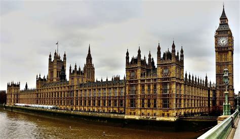 The early history of the palace of westminster from the 11th century to the fire of 1834. The Palace of Westminster (Houses of Parliament) and Big B ...