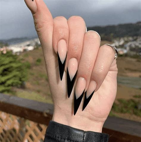 45 Edgy Goth And Grunge Black Nails For A Dramatic Look Stilleto Nails