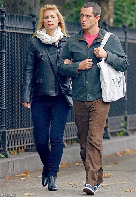 Claire Danes Enjoys Walk With Son Cyrus And Hugh Dancy Daily Mail Online