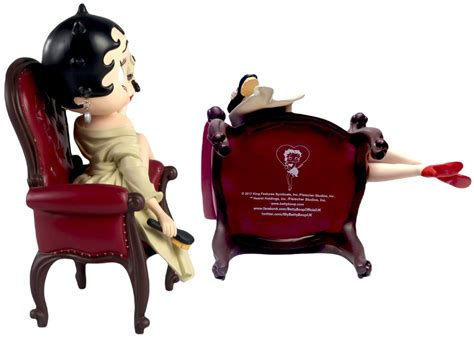 Betty Boop Grooming 24cm