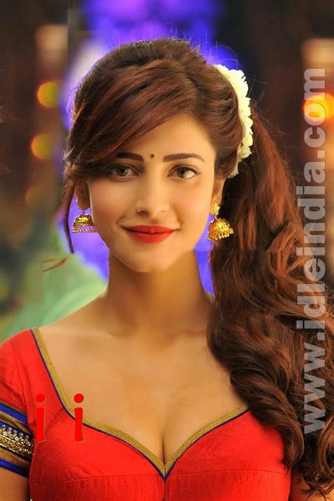 Sruthi Hassan Latest Hot Cleavage Stills From Yevadu Tollywood Idle