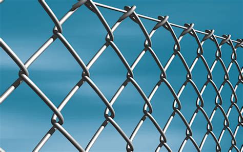 Mesh In Rolls And Wires For Fences