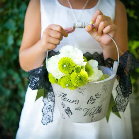 11 Lovely Diy Flower Girl Baskets Tip Junkie