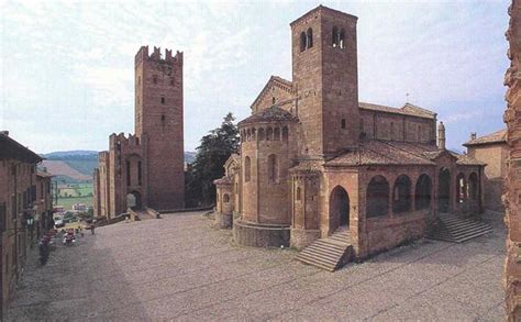 Da sempre considerata in una postazione strategica, piacenza ha alle spalle una storia ricca di vicende belliche, personaggi valorosi e vitalità culturale, e tuttora regala ai visitatori. Cosa vedere a Castell'Arquato e dintorni