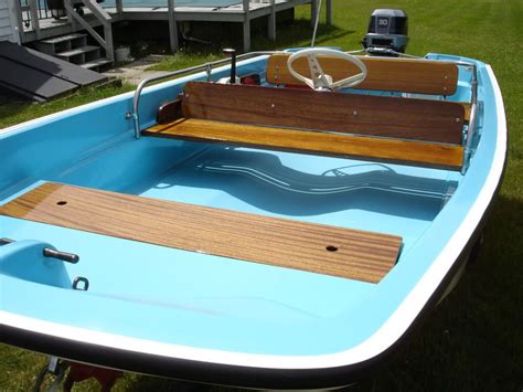 A bathtub, also known simply as a bath or tub, is a container for holding water in which a person or animal may bathe. Pin by Jim Huempfner on Boston Whaler | Boston whaler ...