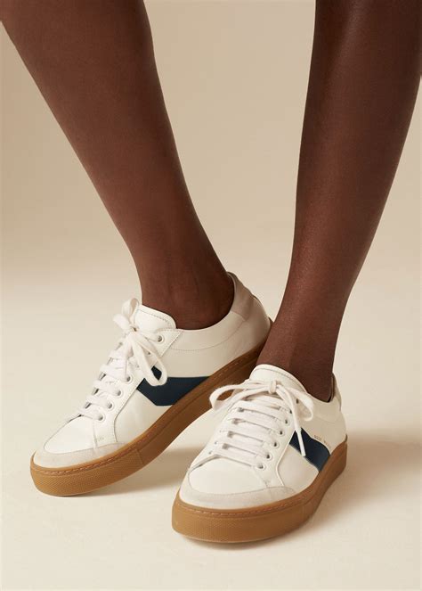 Leather Lace Up Contrast Sole Trainer Whitenavy