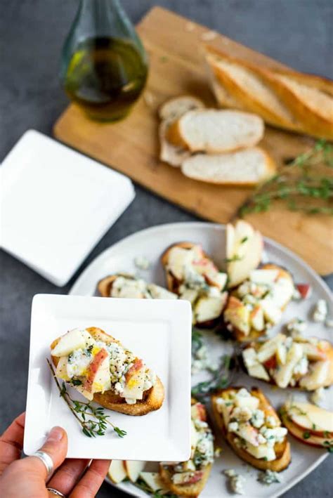 Apple Blue Cheese Crostini Appetizer Reluctant Entertainer
