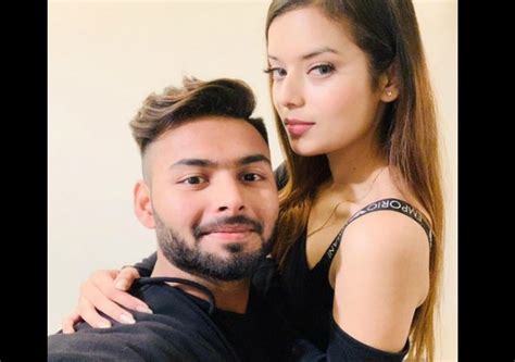 In a screengrab of bonnie's instagram story tweeted out by the icc, the indian wicketkeeper can be seen smiling, while holding her child. Rishabh Pant's girlfriend Isha Negi's photographs have set ...