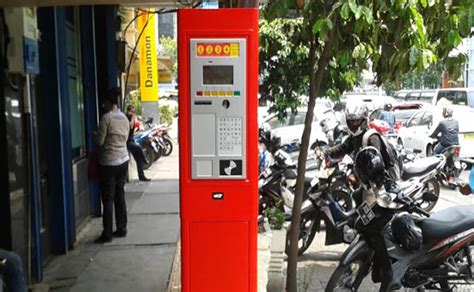 Jun 13, 2021 · dalam video terlihat juru parkir itu meminta uang rp 25 ribu. Syarat Menjadi Juru Parkir Pesawat - Halimah Resmi Jadi ...