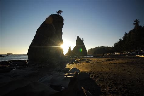 So the sights of the olympic peninsula's beaches were foreign to me, with rock stacks along the shore, and. Hole-in-the-Wall, Rialto Beach - Olympic National Park ...