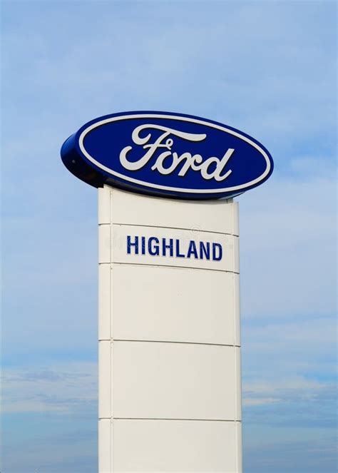 Ford Dealer Sign Fotografía Editorial Imagen De Comercio 129555837