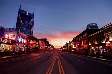 Courtyard Nashville Downtown Music City Best Vacation Spots Romantic City Vacation Spots
