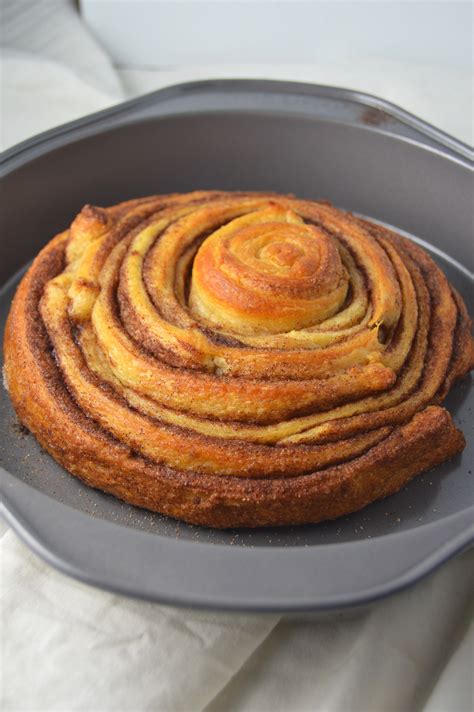 Easy Giant Cinnamon Roll Cake A Taste Of Madness
