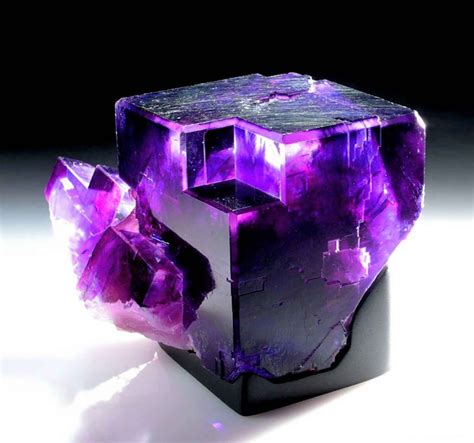 The 25 Coolest Crystals Minerals And Stones In The World 結晶 鉱物 珍しい宝石