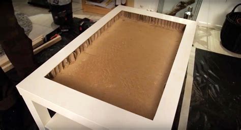 I made a video tutorial of how i made it. Comment j'ai transformé une table IKEA en un miroir infini