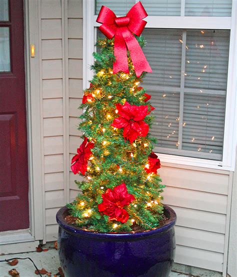 Tomato Cage Christmas Trees Are Easy And Inexpensive Outdoor Decor