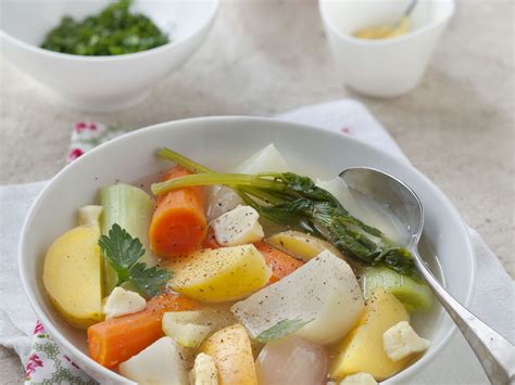 Pot - au - feu végétarien au gruyère Recette de Pot - au - feu végétarien au