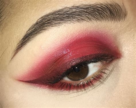 I Finally Got My Hands On This Gorgeous Red Eyeshadow Ccw R