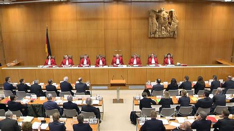 Bundesverfassungsgericht weist … klägerinnen hatten beim bundesverfassungsgericht eine beschwerde zur geschlechterparität im bundestag eingereicht. 888 Holdings reicht Verfassungsbeschwerde gegen Casino Verbot ein