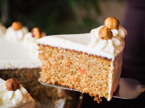 Traditional swiss carrot cake (aargauer ruebli torte) recipe by heatherfeather. 🥕 Rübli Torte 🥕 | Rührkuchen rezept, Kuchen ideen, Ostern ...