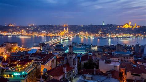 Do you see any omissions. Wallpaper Turkey, Istanbul, city night, houses, lights ...