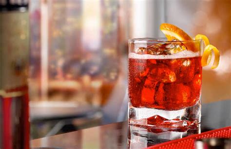 Eppure, nonostante la certezza dell'italianità, le origini dell'americano si perdono nella leggenda. Americano Vintage - Americano Vintage ricetta Cocktail ...