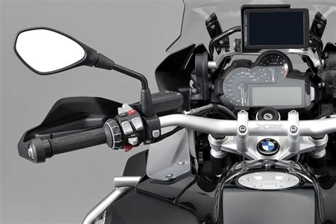 Meet The Worlds First All Wheel Drive Motorcycle The Bmw R 1200 Gs