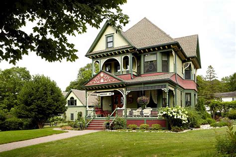 17 Victorian Style Houses With Stunning Decorative Details Better