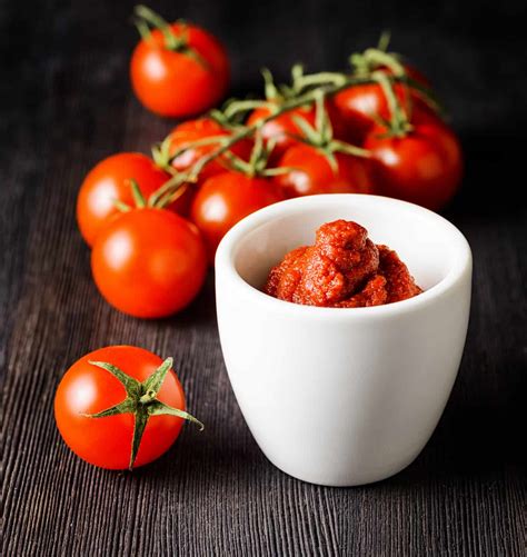 Follow this tutorial for making and freezing your own homemade tomato sauce, and it's so easy to make and freeze fresh, homemade tomato sauce. DIY Tomato Paste - Saving Dinner