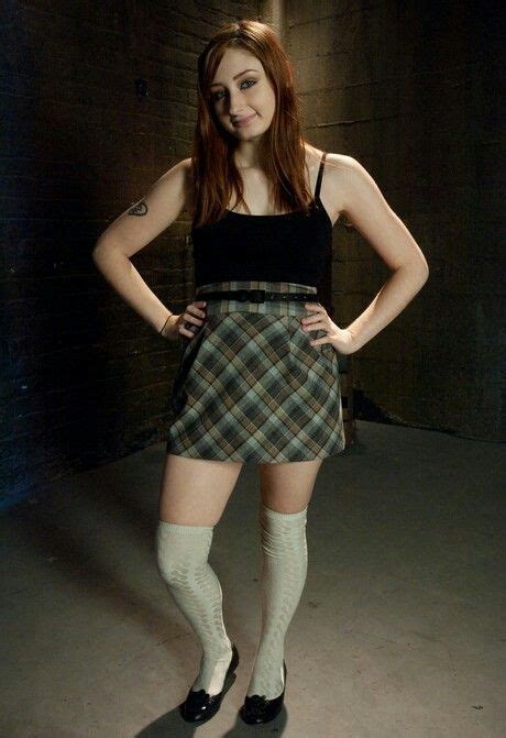 Hbd Violet Monroe August 5th 1988 Age 30 Redhead Monroe Hipster Mini Skirts Actresses