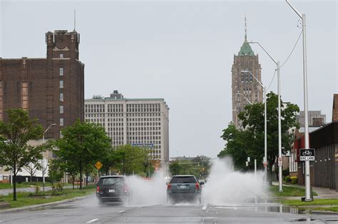 Tornado Warning Michigan : Severe Thunderstorms Rock Northern Michigan