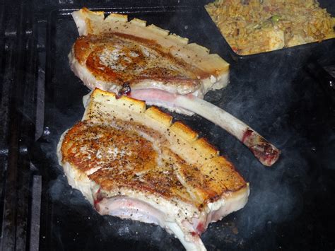 Am Knochen WE Kotelett vom Schwäbisch-Hällischen-Schwein
