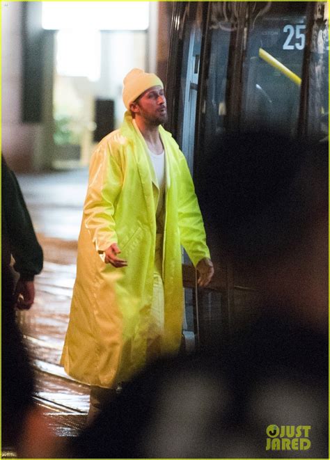 Ryan Gosling Yells In Yellow For The Fall Guy Photo 4853497 Ryan Gosling Photos Just