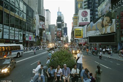 Dramatic Images From 15 Years Ago Show The Chaos Caused During 2003 New