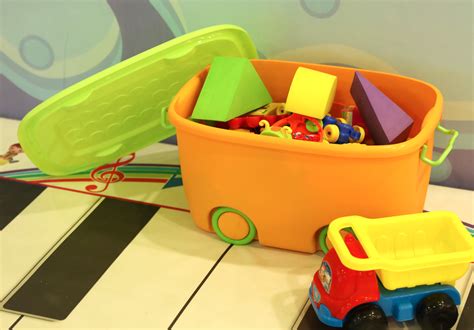 New Basicwise Stackable Toy Storage Box With Wheels Ebay