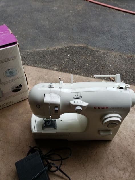 Singer Inspiration White Sewing Machine Used Excellent Condition