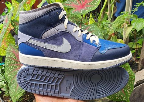 Air Jordan 1 Mid Se Craft Obsidian Dr8868 400 Release Date Digiwaxx Radio