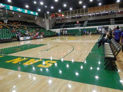Adventures In Weseland War Memorial Gym Home Of The Usf Dons