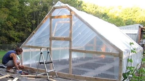 Diy Mini Greenhouse Pvc Build A Pvc Pipe Greenhouse Or Grow Box Pvc