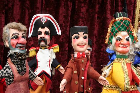 Un Spectacle De Marionnettes Pour Faire Plaisir Aux Enfants