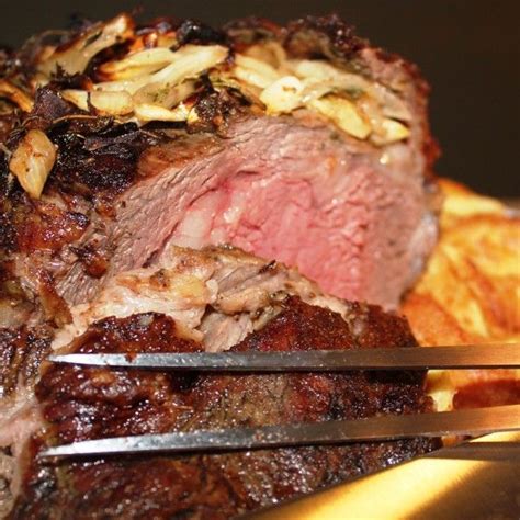 You may have heard the term standing rib roast knocked about and wondered, hey, what could that mean? this: Prime Rib Roast | Recipe | Prime rib roast, Rib roast ...
