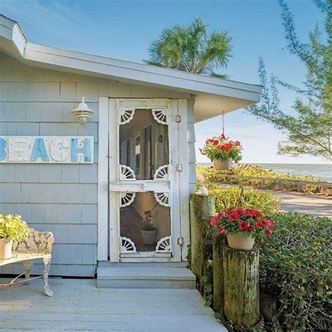 Living In Florida In A Small Shabby Chic Romantic Beach Cottage On