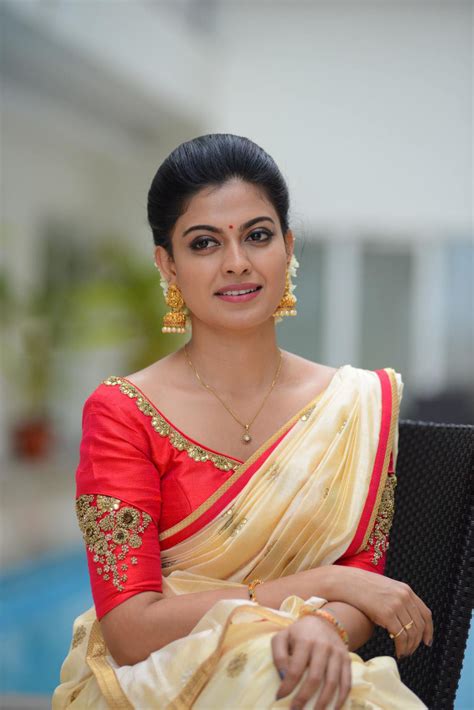 Actress anusree looks ravishing in hot red! Malayalam Actress Anusree in kerala set saree Photoshoot ...