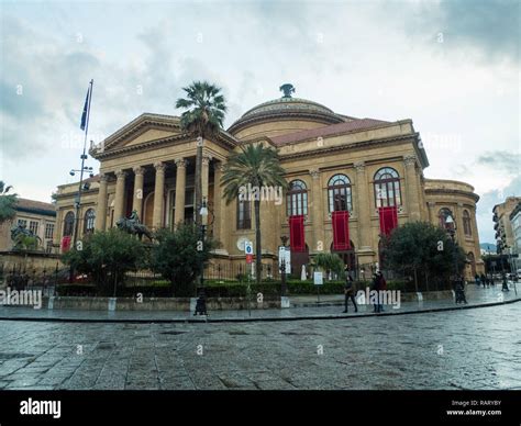 Palermo Massimo Vittorio Emanuele Hi Res Stock Photography And Images
